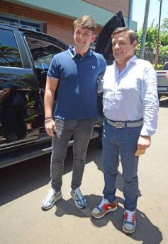 Foto de la galería: Balotaje 2023: con buen tiempo de por medio, el folclore electoral se vivió a pleno en la ciudad