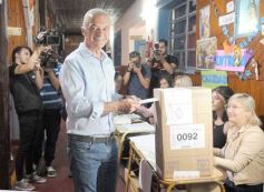 Foto de la galería: Balotaje 2023: con buen tiempo de por medio, el folclore electoral se vivió a pleno en la ciudad