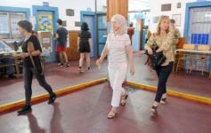 Foto de la galería: Balotaje 2023: con buen tiempo de por medio, el folclore electoral se vivió a pleno en la ciudad