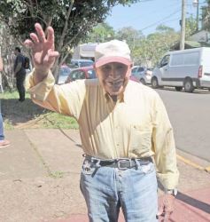 Foto de la galería: Balotaje 2023: con buen tiempo de por medio, el folclore electoral se vivió a pleno en la ciudad