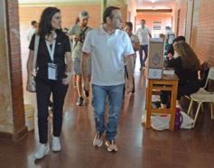 Foto de la galería: Balotaje 2023: con buen tiempo de por medio, el folclore electoral se vivió a pleno en la ciudad