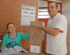 Foto de la galería: Balotaje 2023: con buen tiempo de por medio, el folclore electoral se vivió a pleno en la ciudad