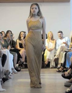 Foto de la galería: Desfile Cierre: moda y diseño misionero dieron cita en lo alto de la ciudad capital