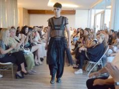 Foto de la galería: Desfile Cierre: moda y diseño misionero dieron cita en lo alto de la ciudad capital