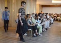 Foto de la galería: Desfile Cierre: moda y diseño misionero dieron cita en lo alto de la ciudad capital