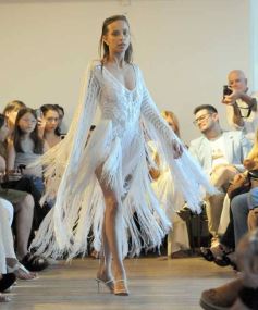 Foto de la galería: Desfile Cierre: moda y diseño misionero dieron cita en lo alto de la ciudad capital