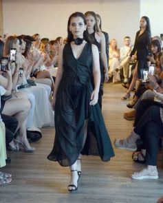 Foto de la galería: Desfile Cierre: moda y diseño misionero dieron cita en lo alto de la ciudad capital