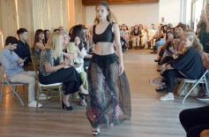 Foto de la galería: Desfile Cierre: moda y diseño misionero dieron cita en lo alto de la ciudad capital
