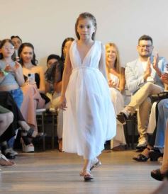 Foto de la galería: Desfile Cierre: moda y diseño misionero dieron cita en lo alto de la ciudad capital