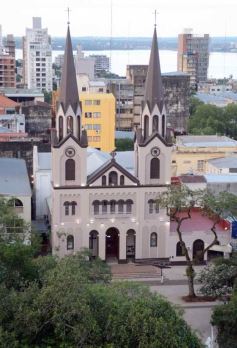 Foto de la galería: Desfile Cierre: moda y diseño misionero dieron cita en lo alto de la ciudad capital