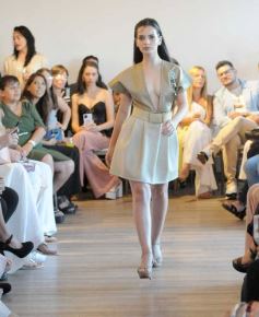 Foto de la galería: Desfile Cierre: moda y diseño misionero dieron cita en lo alto de la ciudad capital