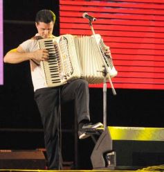 Foto de la galería: 54° Festival del Litoral: con el Chango Spasiuk y otros consagrados, la fiesta popular abrió la 1ra noche
