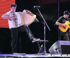 Foto de la galería: 54° Festival del Litoral: con el Chango Spasiuk y otros consagrados, la fiesta popular abrió la 1ra noche
