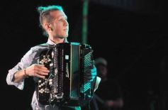 Foto de la galería: 54° Festival del Litoral: con el Chango Spasiuk y otros consagrados, la fiesta popular abrió la 1ra noche