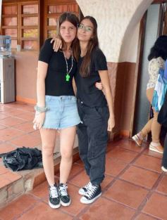 Foto de la galería: Entrega de silbatos: la Madre ya tiene a sus nuevas Directoras para la próxima Estudiantina