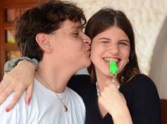 Foto de la galería: Entrega de silbatos: la Madre ya tiene a sus nuevas Directoras para la próxima Estudiantina