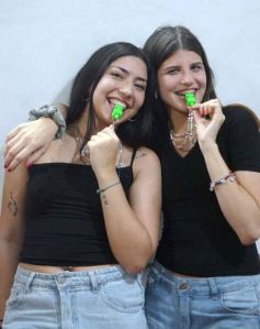 Foto de la galería: Entrega de silbatos: la Madre ya tiene a sus nuevas Directoras para la próxima Estudiantina