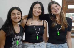 Foto de la galería: Entrega de silbatos: la Madre ya tiene a sus nuevas Directoras para la próxima Estudiantina