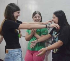 Foto de la galería: Entrega de silbatos: la Madre ya tiene a sus nuevas Directoras para la próxima Estudiantina