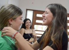 Foto de la galería: Entrega de silbatos: la Madre ya tiene a sus nuevas Directoras para la próxima Estudiantina