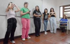 Foto de la galería: Entrega de silbatos: la Madre ya tiene a sus nuevas Directoras para la próxima Estudiantina