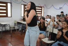 Foto de la galería: Entrega de silbatos: la Madre ya tiene a sus nuevas Directoras para la próxima Estudiantina