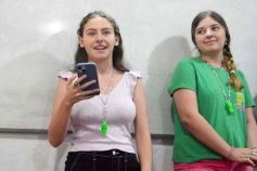 Foto de la galería: Entrega de silbatos: la Madre ya tiene a sus nuevas Directoras para la próxima Estudiantina