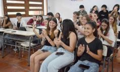 Foto de la galería: Entrega de silbatos: la Madre ya tiene a sus nuevas Directoras para la próxima Estudiantina