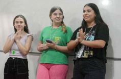 Foto de la galería: Entrega de silbatos: la Madre ya tiene a sus nuevas Directoras para la próxima Estudiantina