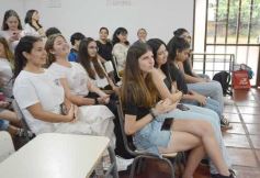 Foto de la galería: Entrega de silbatos: la Madre ya tiene a sus nuevas Directoras para la próxima Estudiantina