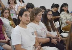 Foto de la galería: Entrega de silbatos: la Madre ya tiene a sus nuevas Directoras para la próxima Estudiantina