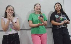 Foto de la galería: Entrega de silbatos: la Madre ya tiene a sus nuevas Directoras para la próxima Estudiantina