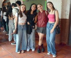 Foto de la galería: Entrega de silbatos: la Madre ya tiene a sus nuevas Directoras para la próxima Estudiantina