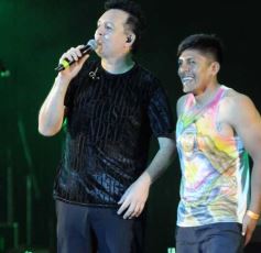 Foto de la galería: Festival del Litoral: postales que dejó la 2da noche con una grilla de lujo en el escenario