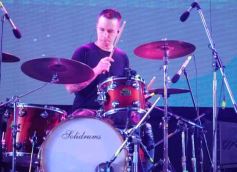 Foto de la galería: Festival del Litoral: postales que dejó la 2da noche con una grilla de lujo en el escenario