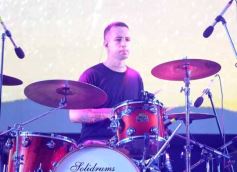 Foto de la galería: Festival del Litoral: postales que dejó la 2da noche con una grilla de lujo en el escenario