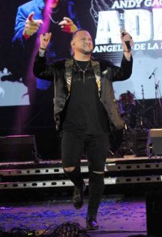 Foto de la galería: Festival del Litoral: postales que dejó la 2da noche con una grilla de lujo en el escenario