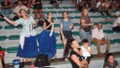 Foto de la galería: Festival del Litoral: postales que dejó la 2da noche con una grilla de lujo en el escenario