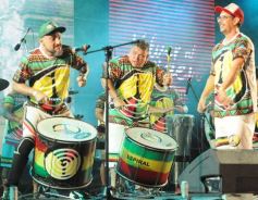 Foto de la galería: Festival del Litoral: postales que dejó la 2da noche con una grilla de lujo en el escenario