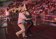 Foto de la galería: Festival del Litoral: postales que dejó la 2da noche con una grilla de lujo en el escenario