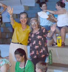 Foto de la galería: Festival del Litoral: postales que dejó la 2da noche con una grilla de lujo en el escenario