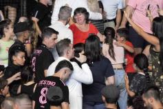 Foto de la galería: Festival del Litoral: postales que dejó la 2da noche con una grilla de lujo en el escenario