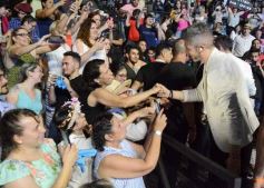 Foto de la galería: Festival del Litoral: postales que dejó la 2da noche con una grilla de lujo en el escenario