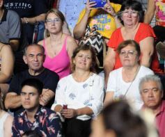 Foto de la galería: Festival del Litoral: postales que dejó la 2da noche con una grilla de lujo en el escenario