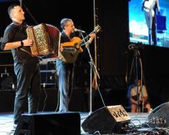 Foto de la galería: Festival del Litoral: postales que dejó la 2da noche con una grilla de lujo en el escenario