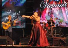 Foto de la galería: Festival del Litoral: postales que dejó la 2da noche con una grilla de lujo en el escenario