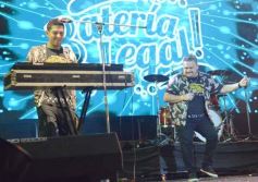 Foto de la galería: Festival del Litoral: postales que dejó la 2da noche con una grilla de lujo en el escenario