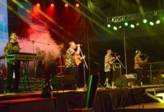 Foto de la galería: Festival del Litoral: postales que dejó la 2da noche con una grilla de lujo en el escenario