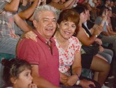 Foto de la galería: Festival del Litoral: postales que dejó la 2da noche con una grilla de lujo en el escenario