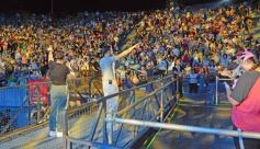 Foto de la galería: Festival del Litoral: postales que dejó la 2da noche con una grilla de lujo en el escenario